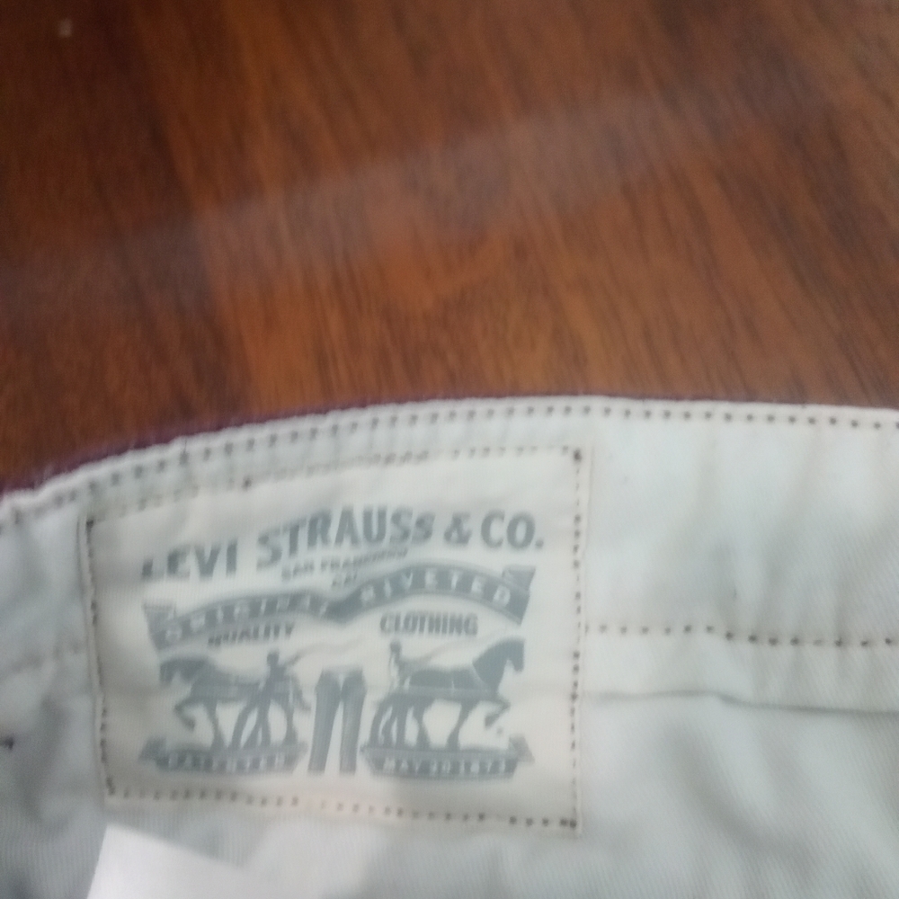 Unique Levis - Picture 6 of 9